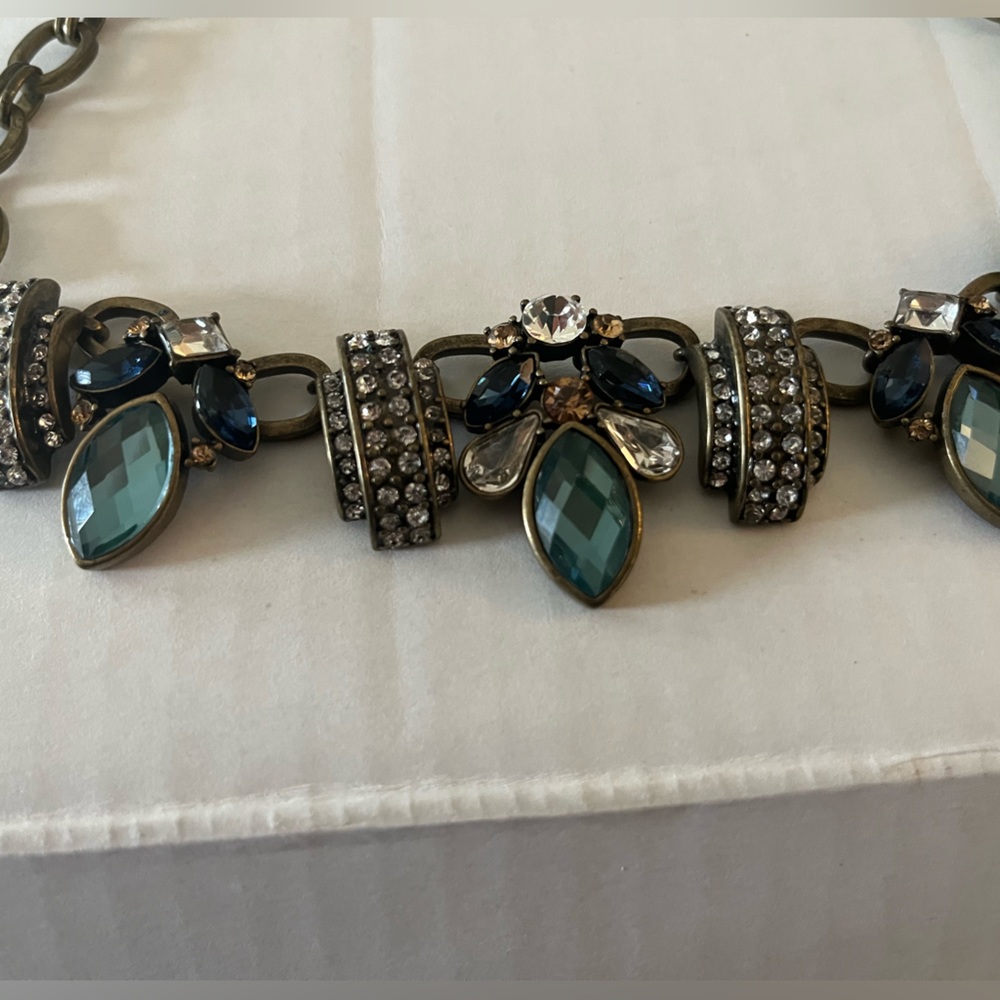Fancy statement necklace - Picture 2 of 3